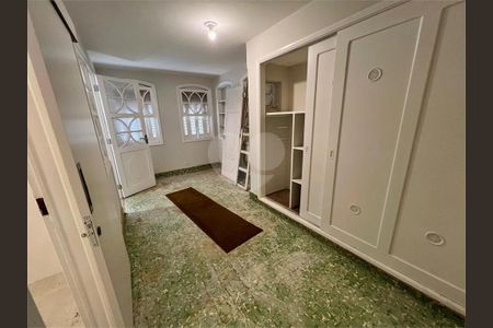 28_photo/94ce030fdb.4bd2615f33144f40-ATLAS-a6d36a7d-9527-4084-ae37-2e85cef6a09d.jpg de casa para alugar com 3 quartos, 180m² em Gonzaga, Santos