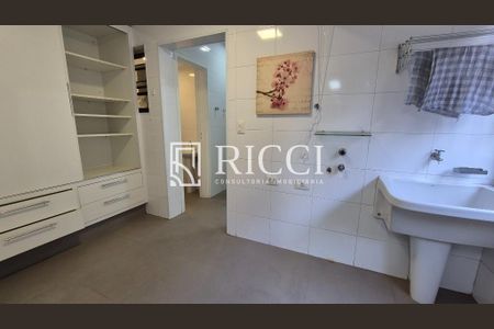 2_photo/94ce03101d.cb630cebd4e68137-ATLAS-e53450e8-76fd-44d6-80d6-633739bc9664.jpg de apartamento à venda com 4 quartos, 153m² em Gonzaga, Santos