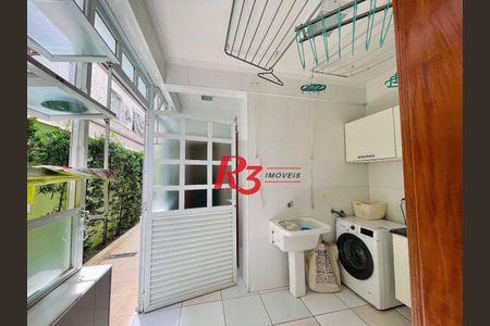 26_photo/94ce0311c9.1168d7f35de77434-ATLAS-1cbc6fda-a099-4ba7-9271-4fa8532470cc.jpg de casa à venda com 4 quartos, 458m² em Gonzaga, Santos