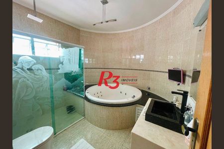 42_photo/94ce0311c9.1168d7f35de77434-ATLAS-468676f3-d8b7-4b4c-a12c-2e2ffe209bd5.jpg de casa à venda com 4 quartos, 458m² em Gonzaga, Santos