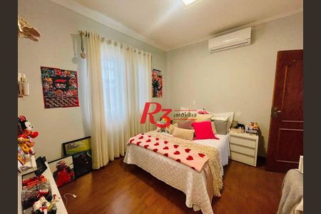 47_photo/94ce0311c9.1168d7f35de77434-ATLAS-7bcc832d-2df7-49d4-a3df-bbb7d973048d.jpg de casa à venda com 4 quartos, 458m² em Gonzaga, Santos