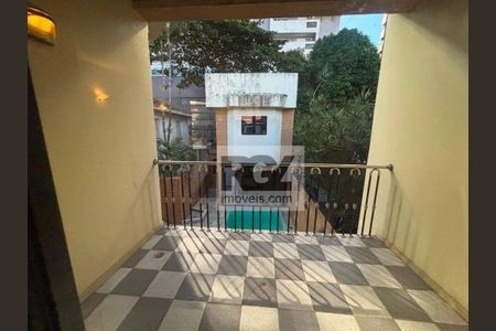 27_photo/94ce0311e9.1d0d827e26d2d819-ATLAS-c38189a5-6a61-4a23-8a43-fa363628fd8f.jpg de casa à venda com 6 quartos, 450m² em Gonzaga, Santos