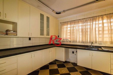 61_photo/94ce0311e9.56f87905458f71eb-ATLAS-e99f7fcc-f3a4-4c8e-b4d5-a27e9b8b6c21.jpg de casa à venda com 6 quartos, 450m² em Gonzaga, Santos