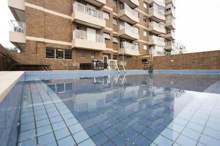 3_photo/94ce03151d.e408d8df7c18053f-ATLAS-16e0f479-e9da-4b50-a43f-9a8df1873d5d.jpg de apartamento à venda com 1 quarto, 43m² em Campo Grande, Santos