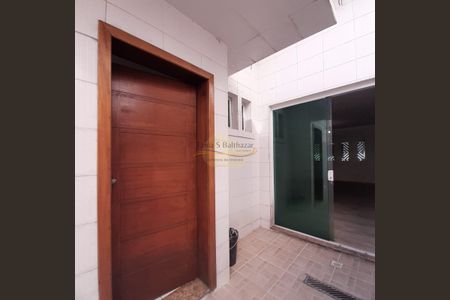3_photo/94ce03157f.c4a86b3c211625c7-ATLAS-308169e8-8df9-47b6-add6-b3f8e4ae365a.jpg de casa à venda com 4 quartos, 430m² em Campo Grande, Santos