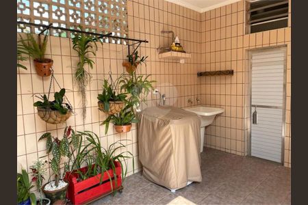 3_photo/94ce0338c1.1c5ee5b12bdcf8f7-ATLAS-aaaf5b54-394a-4c4e-bf4a-04c97493e8ae.jpg de casa à venda com 3 quartos, 160m² em Marapé, Santos