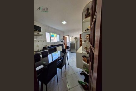 4_photo/94ce0338c5.df2406aa61ba3211-ATLAS-12a27362-3b80-4e94-bf06-46d3f163085f.jpg de casa à venda com 4 quartos, 179m² em Marapé, Santos