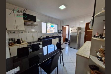 31_photo/94ce0338c5.df2406aa61ba3211-ATLAS-ae12fe54-84c9-4d71-b4a0-a88f6923a1fb.jpg de casa à venda com 4 quartos, 179m² em Marapé, Santos