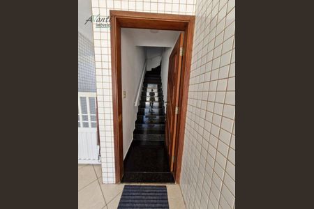 46_photo/94ce0338c5.df2406aa61ba3211-ATLAS-c2b0529f-cc27-47ef-b92e-99344085f57d.jpg de casa à venda com 4 quartos, 179m² em Marapé, Santos