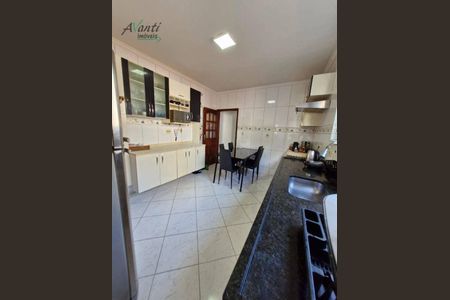 28_photo/94ce0338c5.df2406aa61ba3211-ATLAS-c54faa4b-792f-40de-ae7d-4f627ef01d2e.jpg de casa à venda com 4 quartos, 179m² em Marapé, Santos