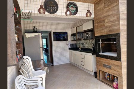 6_photo/94ce0338c5.df2406aa61ba3211-ATLAS-e22de11b-8fa0-49a0-8682-0f5603de4b52.jpg de casa à venda com 4 quartos, 179m² em Marapé, Santos