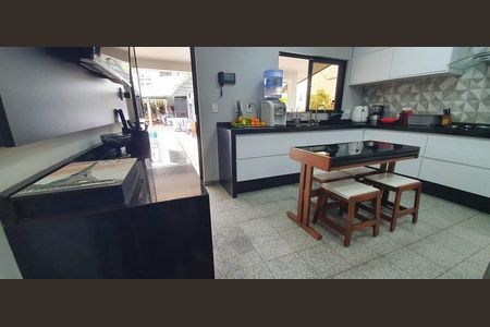 12_photo/94ce033f21.ceff8192393c33de-ATLAS-9e7f4276-490c-4d67-a97f-a6bfed7c5f9a.jpg de casa à venda com 5 quartos, 396m² em José Menino, Santos