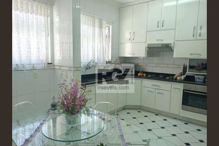 3_photo/94ce034105.470e3b4ecc8ee2ef-ATLAS-0e07cbe7-b9b6-4f62-b6f7-df693d7a7f7b.jpg de casa à venda com 3 quartos, 237m² em Marapé, Santos