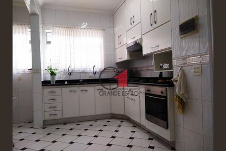 5_photo/94ce034105.ef4bd2933997004e-ATLAS-878e9995-91b2-4160-bcf2-83a3bfd0dc4b.jpg de casa à venda com 4 quartos, 380m² em Marapé, Santos