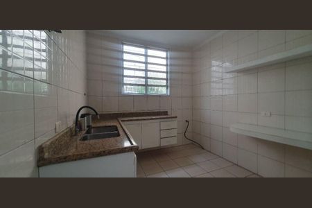 3_photo/94ce0341bd.64d773cc9d42edb2-ATLAS-a8d08526-c715-4c6f-b69c-7a4411583d10.jpg de casa à venda com 4 quartos, 316m² em Marapé, Santos