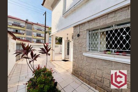 5_photo/94ce0342c5.ae3d86bef28e162d-ATLAS-c5c4f5f3-d5c1-4f0d-952a-c6d77fa0634b.jpg de casa à venda com 3 quartos, 140m² em Marapé, Santos