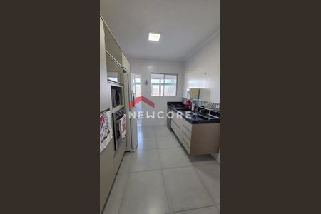 4_photo/94ce03437f.93b8fa184532727f-ATLAS-a3e0acba-480d-4fef-9d00-c5bccd20e24c.jpg de casa à venda com 2 quartos, 70m² em Marapé, Santos