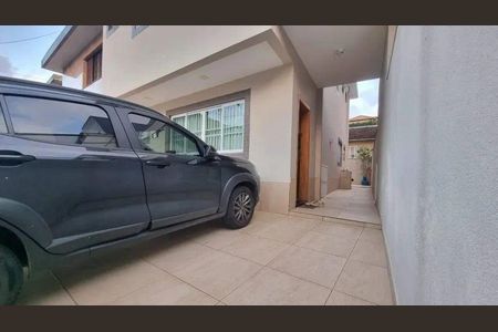 5_photo/94ce034393.6618d879b31b9a75-ATLAS-2da6fa1b-1a0d-4ccc-a85f-6ccae236e8f7.jpg de casa à venda com 3 quartos, 131m² em Marapé, Santos