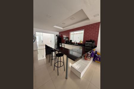 12_photo/94ce034445.fcb605642f590230-ATLAS-cdb3bd90-c6dd-4d8a-bfc3-7ae9ec2077c5.jpg de casa à venda com 4 quartos, 200m² em Marapé, Santos