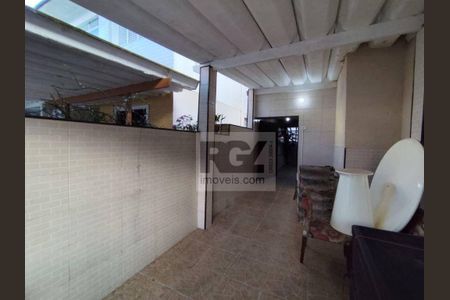 8_photo/94ce03444d.61bdc0c06b760ac2-ATLAS-60738345-d844-48a6-9f48-ecc2ebfc413a.jpg de casa à venda com 3 quartos, 120m² em Marapé, Santos