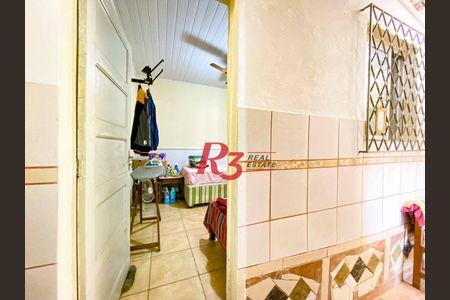 39_photo/94ce034491.1d0d827e26d2d819-ATLAS-3d2bfb7f-d902-470f-8b2c-7cfaa8e19c69.jpg de casa à venda com 2 quartos, 102m² em Marapé, Santos