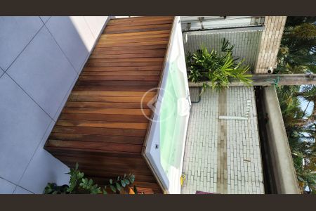 5_photo/94ce034527.561dcad3d0cedf12-ATLAS-2bf5f3ff-3e1f-45c5-a053-bfbf3529af82.jpg de casa à venda com 3 quartos, 117m² em Marapé, Santos