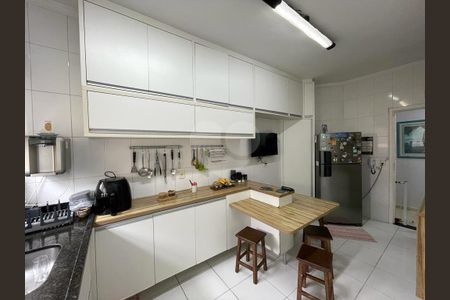 4_photo/94ce034733.8f3f2a47dd94676f-ATLAS-d2d032e9-7a2a-44aa-bbe4-9ef95b84da64.jpg de casa à venda com 4 quartos, 225m² em Marapé, Santos