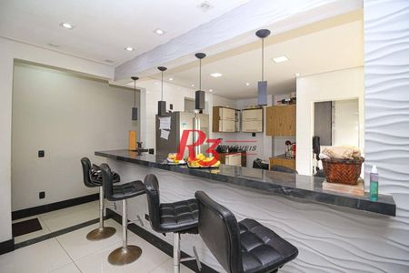 3_photo/94ce03475d.b88c9f23dde11cca-ATLAS-05a963e4-5cfd-4111-8978-d3e8bacf130e.jpg de casa à venda com 5 quartos, 368m² em Marapé, Santos