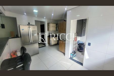 12_photo/94ce03475d.b88c9f23dde11cca-ATLAS-efcd4ce5-b0f9-4a64-a98e-0efd42a6d4fd.jpg de casa à venda com 5 quartos, 367m² em Marapé, Santos