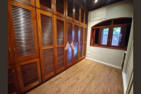 10_photo/94ce03476b.ceff8192393c33de-ATLAS-66e2b577-9862-4b5e-bfa1-d5fe87936fcf.jpg de casa à venda com 4 quartos, 550m² em Marapé, Santos