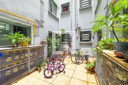 46_photo/94ce03477f.e2da13e08298f31b-ATLAS-d49b91d4-b8ca-47e7-b0d1-2a22b16f7e66.jpg de apartamento à venda com 1 quarto, 44m² em Marapé, Santos