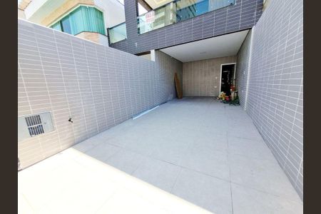 11_photo/94ce035cab.c696d6dfecea6f1c-ATLAS-6cbfdd1e-74fc-4e85-a5e8-8f4880a5f5da.jpg de casa à venda com 3 quartos, 140m² em Marapé, Santos