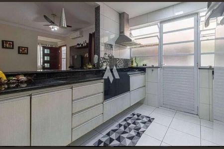 4_photo/94ce035d5d.b2c1f66c79c6256c-ATLAS-4e25daa5-734d-4eaf-8769-6201e12cee49.jpg de casa à venda com 3 quartos, 67m² em Vila Belmiro, Santos