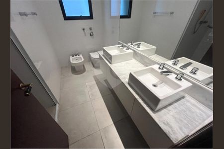 3_photo/94ce036525.bb2cfda027800a9a-ATLAS-1b3cb0eb-9adf-4b63-91e2-1e1a6433a09f.jpg de apartamento à venda com 3 quartos, 252m² em Vila Matias, Santos