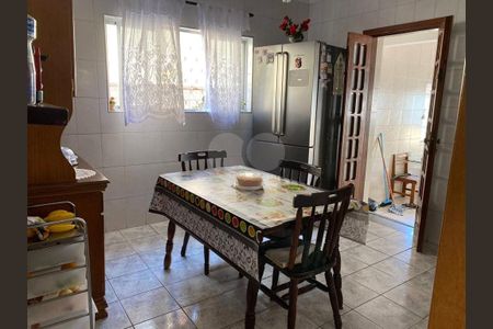 9_photo/94ce03662d.f7e81ba1849dc159-ATLAS-79e5091f-a5af-42a3-851d-b762554068d3.jpg de casa à venda com 4 quartos, 200m² em Marapé, Santos