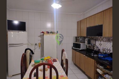 8_photo/94ce03663f.958ab4e2955fd321-ATLAS-61e5a454-3822-435c-bbfb-cd735d57521e.jpg de casa à venda com 3 quartos, 150m² em Marapé, Santos