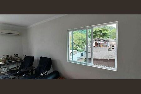 4_photo/94ce03678d.75ee8fd8a5d7aa00-ATLAS-61926df3-985a-4a81-b71d-642e57465c8b.jpg de casa à venda com 3 quartos, 192m² em Marapé, Santos