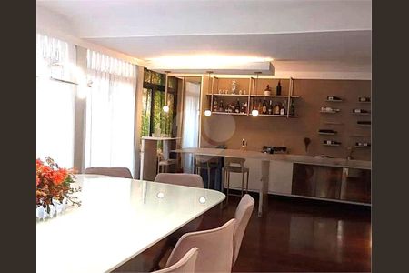 5_photo/94ce036819.db20ad0f7650a763-ATLAS-193f01ac-851a-483f-b651-a6648f96a6c8.jpg de apartamento para alugar com 3 quartos, 270m² em Vila Belmiro, Santos