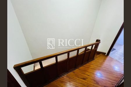 4_photo/94ce03695f.70edc2b185d14f45-ATLAS-1f257437-fd0e-485b-b5cb-0c7f6e8d6bb9.jpg de casa à venda com 3 quartos, 181m² em Marapé, Santos