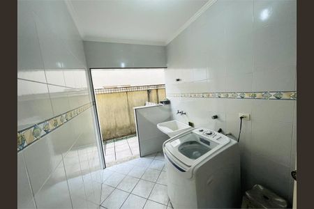 4_photo/94ce036bd9.4b1885837c1b9428-ATLAS-263629f1-b0fb-4bd9-9bbe-50edeff76f5f.jpg de casa à venda com 6 quartos, 450m² em Marapé, Santos