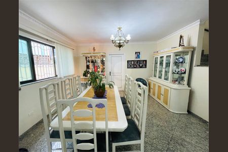 4_photo/94ce036bd9.4b1885837c1b9428-ATLAS-ea03e22c-e79a-46c7-bdbb-a0c9f4af3d8c.jpg de casa à venda com 6 quartos, 450m² em Marapé, Santos