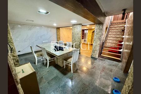 8_photo/94ce036d3d.ef9097c2fd5b064b-ATLAS-46edce6b-5e44-4164-b7f5-2bed5cc9c719.jpg de casa à venda com 9 quartos, 360m² em Campo Grande, Santos