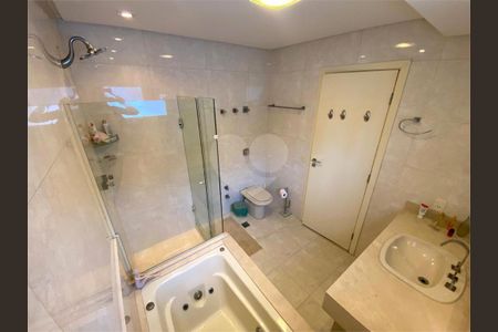 37_photo/94ce036d5b.fe96b63aec789ef1-ATLAS-27a0cdf8-0452-409c-9b79-e8ffcfa16bbd.jpg de casa à venda com 4 quartos, 400m² em Campo Grande, Santos