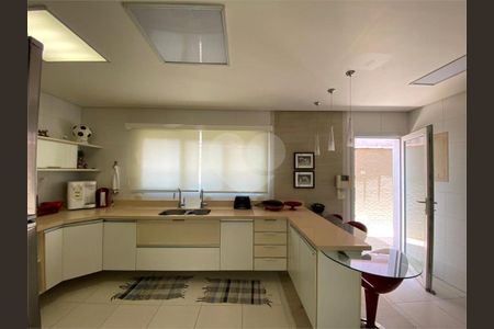 21_photo/94ce036d5b.fe96b63aec789ef1-ATLAS-b4bbab90-7ab2-4e70-9734-3cf0a65fc86c.jpg de casa à venda com 4 quartos, 400m² em Campo Grande, Santos