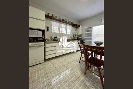 8_photo/94ce036db3.c696d6dfecea6f1c-ATLAS-6f286df7-06da-48d1-86f2-81eed6a57fba.jpg de casa à venda com 3 quartos, 172m² em Campo Grande, Santos