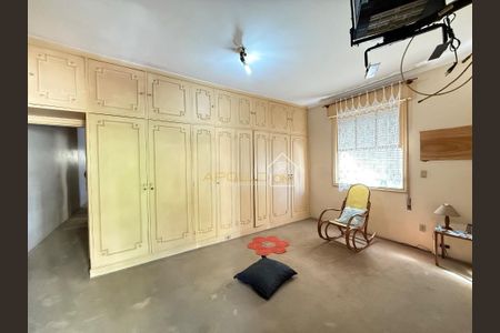 4_photo/94ce036e33.c02c4b3a890e45ba-ATLAS-ad92abcb-caa2-40e1-9c6b-70a39e130072.jpg de casa à venda com 4 quartos, m² em Vila Belmiro, Santos