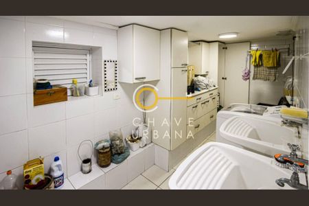 6_photo/94ce036e65.f14d7a494a64fc38-ATLAS-df68de8e-ddbb-4cb4-b546-05dc161ff9e7.jpg de casa à venda com 3 quartos, 350m² em Vila Belmiro, Santos