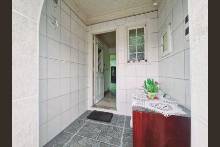 2_photo/94ce036eef.96e81d73ac213d8c-ATLAS-9a702d61-1a56-4287-927c-2cc4e274ad40.jpg de casa à venda com 3 quartos, 272m² em Vila Belmiro, Santos