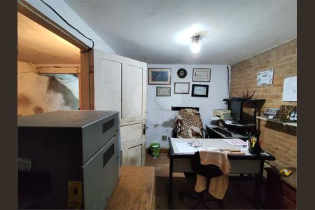 22_photo/94ce03718b.85bd9762b735a316-ATLAS-e2b8341f-a886-4c03-b657-d80a557c37d2.jpg de casa à venda com 4 quartos, 200m² em Vila Matias, Santos