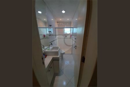 4_photo/94ce0371fd.3faa1895dd9a36aa-ATLAS-d2cd42f9-c2ae-4804-9a6d-161046ec92e0.jpg de casa à venda com 3 quartos, 150m² em Vila Matias, Santos